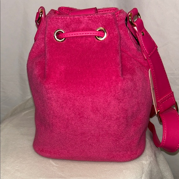 Juicy beach couture crossbody. Pink flash coloring - Picture 2 of 6
